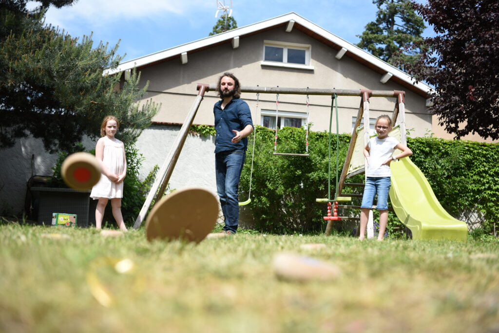 jeu d'extérieur en famille